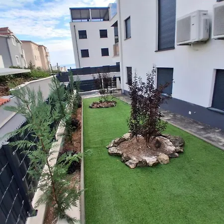 Luxury - Lana 公寓 特罗吉尔